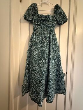 Green Puff-Sleeve Midi Dress with White Leaf Print